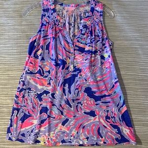 EUC Essie Top in Shrimply Chic! 💜💕